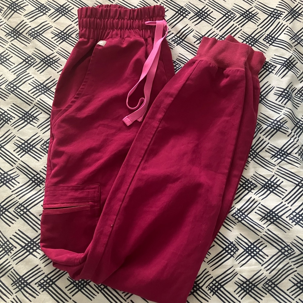 Figs High Waisted Scrunch Waist Zamora Joggers Magenta XXS